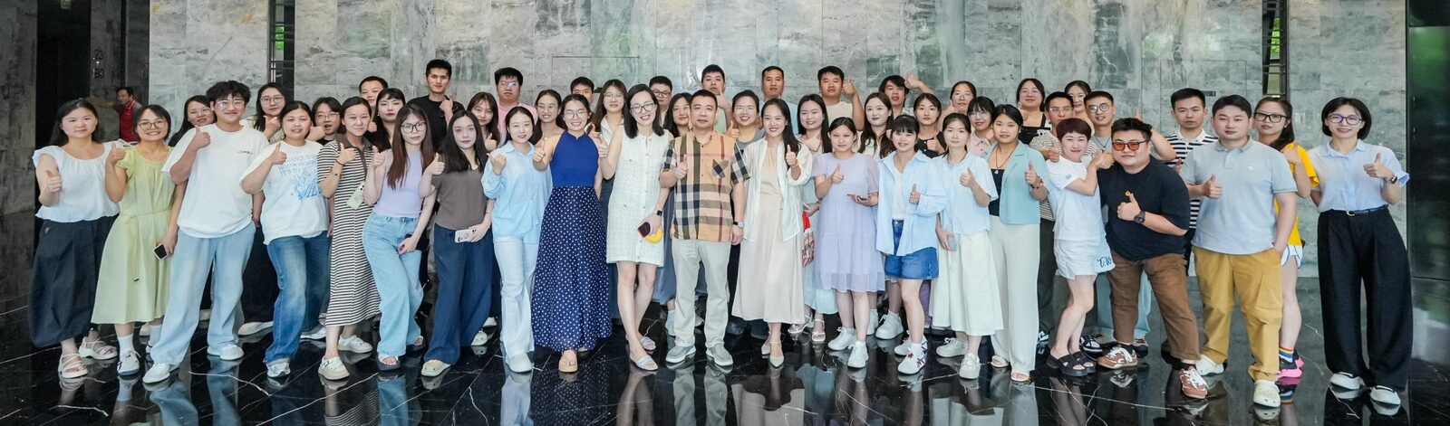 光年财税集团团队合影